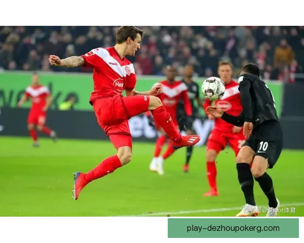 曼斯多夫五球大胜雷欧贝多夫展现强势攻防统治力与赛季冲击力